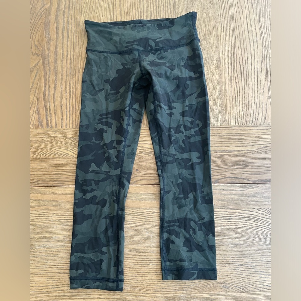 Lululemon Cropped Camo Leggings